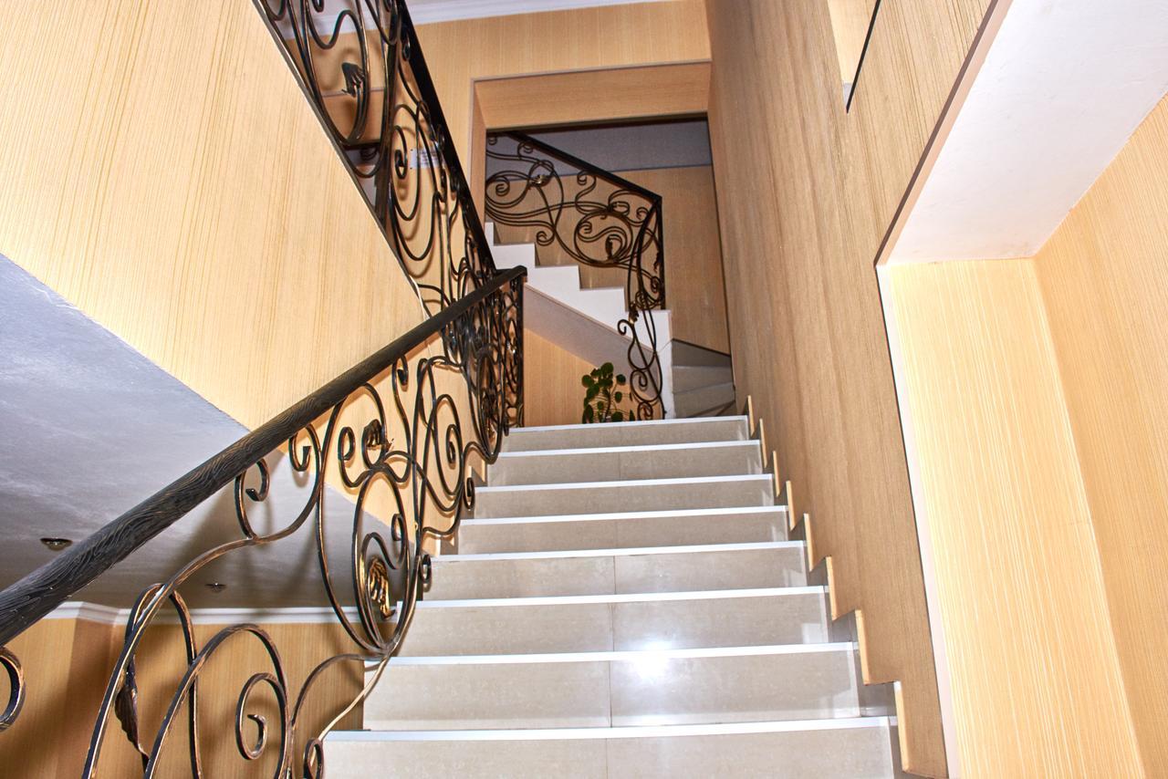 Hotel Georgia กอริ ภายนอก รูปภาพ